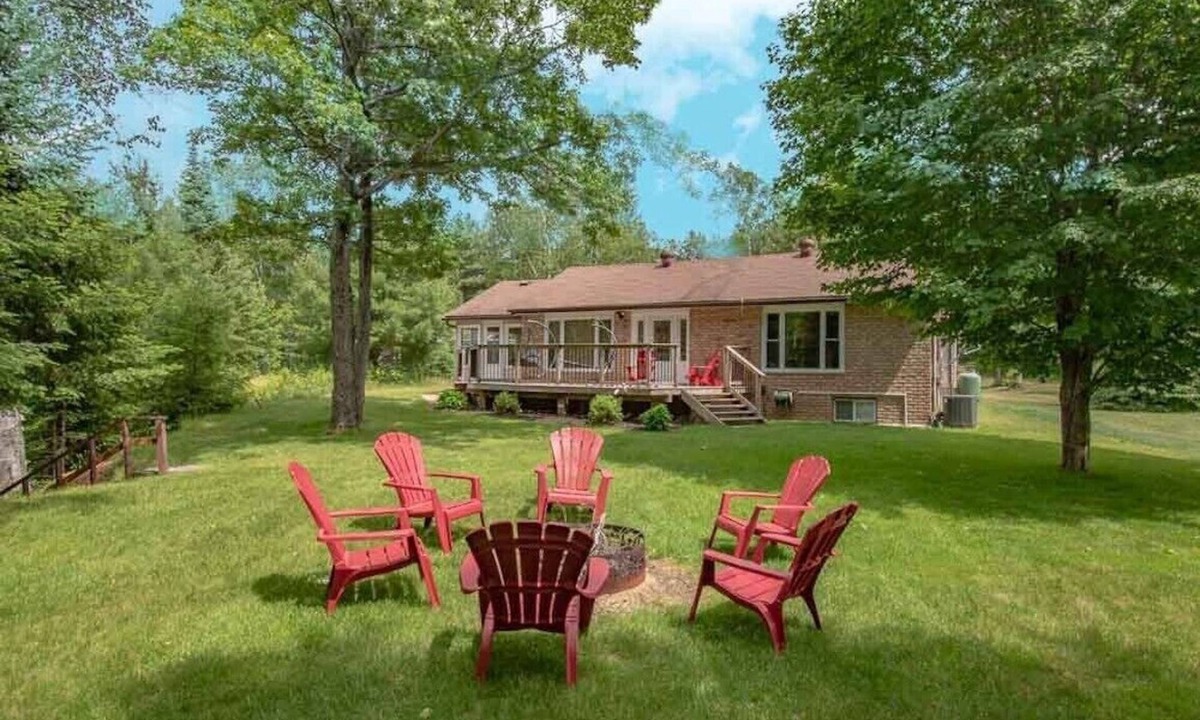 Kearney Cottage | Sand Lake Getaway - Three Bedroom Cottage, Sleeps 8