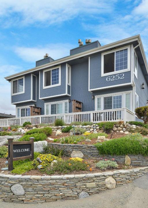 San Simeon Hotel | Sand Pebbles Inn