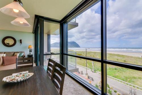 Seaside Apartment | Sand & Sea: Room 308