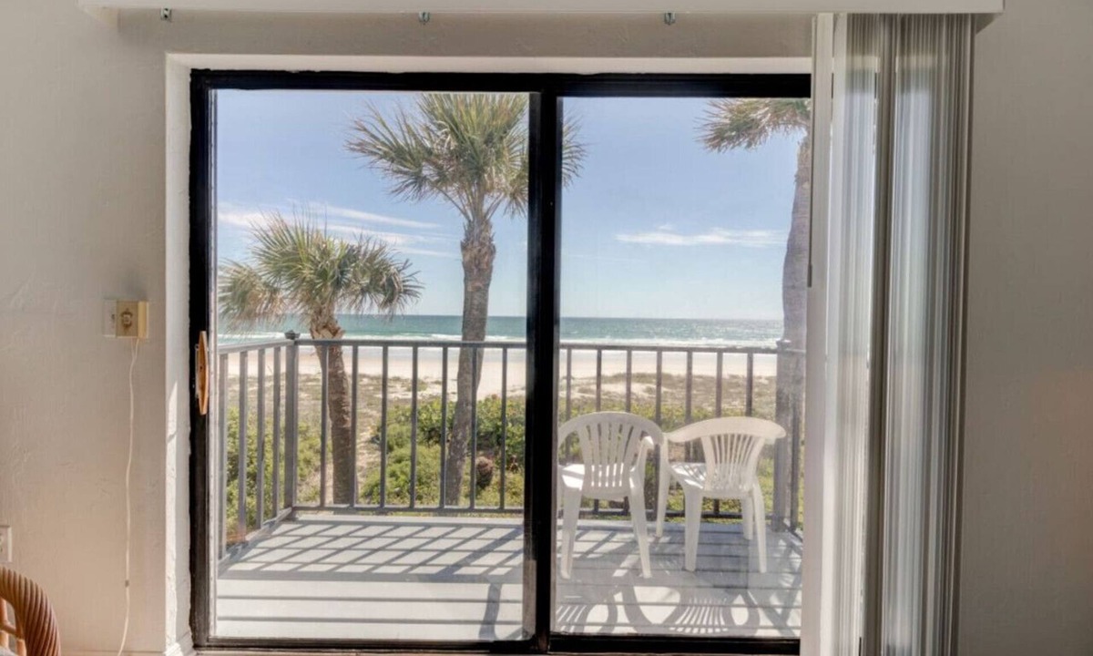 Southern Shores House | Sandal Sand Cottages on Beach