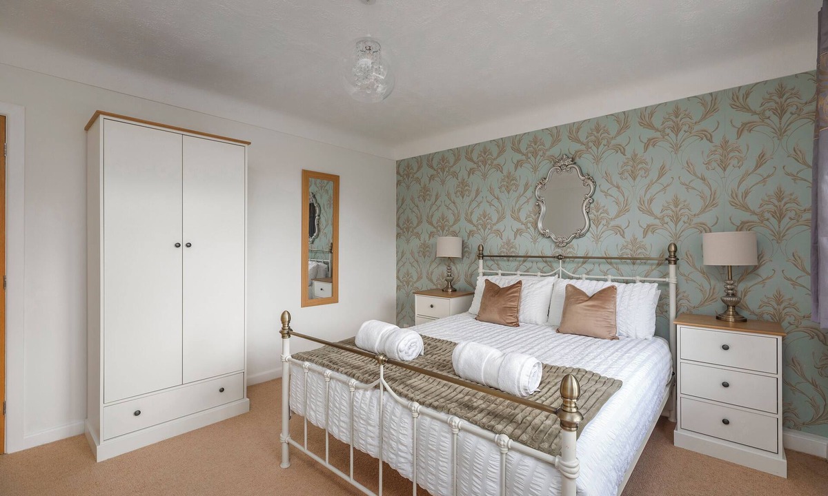 Sandbanks Apartment | Sandbanks Peninsula | Beach | 4 Guests