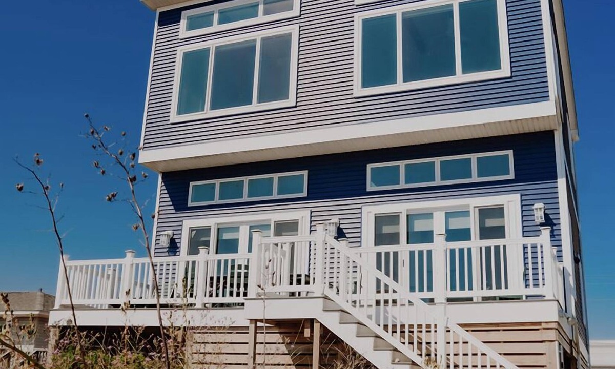 Broadkill Beach House | Sandcastle ON the surf- Breathtaking Views, gear, SUP, kayak, bikes, Peleton
