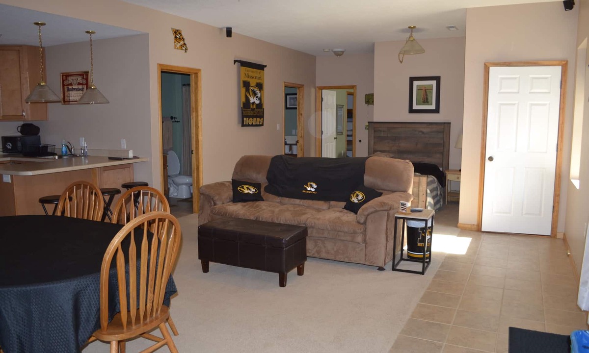 Columbia House | Sander Ridge - 40 wooded acres