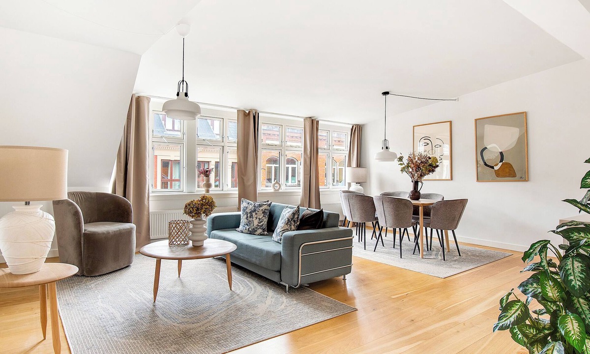 Copenhagen City Centre Apartment | Sanders Leaves 4 - Precious 2-Bdr Apt in Central Copenhagen