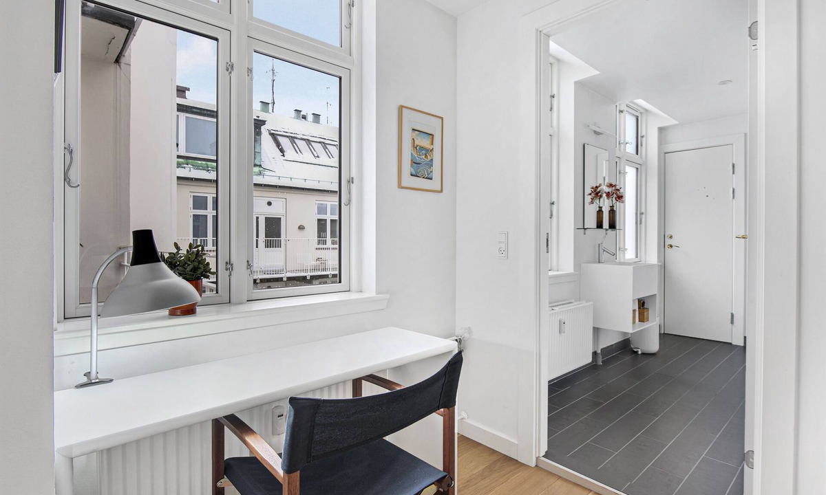 Indre By Apartment | Sanders Monarch - Nice 1-Bdr Apt with Balconies