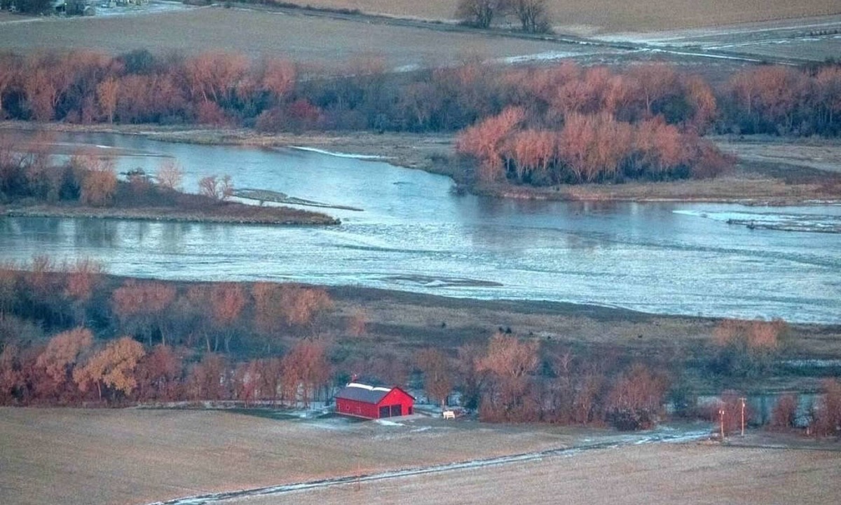 Buffalo County Cabin | Sandhill Crane viewing experience of a lifetime in Nebraska on the Platte River!