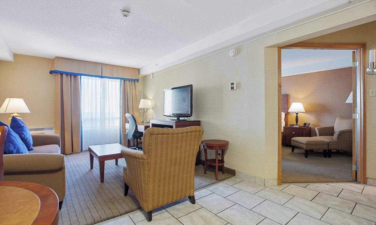 Downtown London Hotel | Sandman Hotel & Suites London Downtown