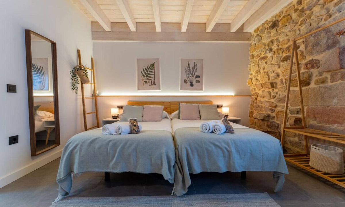 Villafufre Apartment | Sandoñana Palace | by Urban Hosting suite 7
