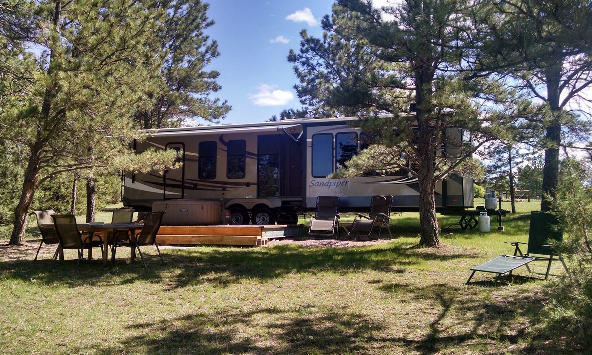 Hot Springs House | Sandpiper 40ft RV @EvansCliff/HotTub on deck, BBQ grill