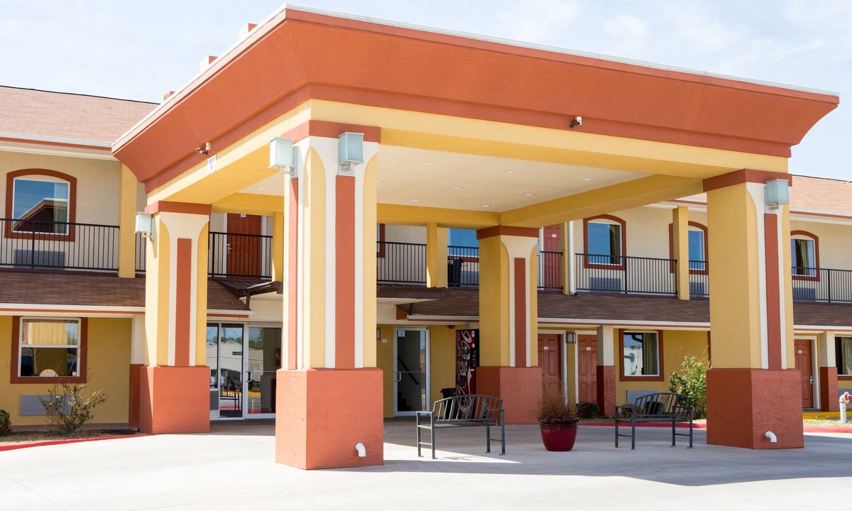 Woodward Hotel | Sands Inn & Kitchen Suites