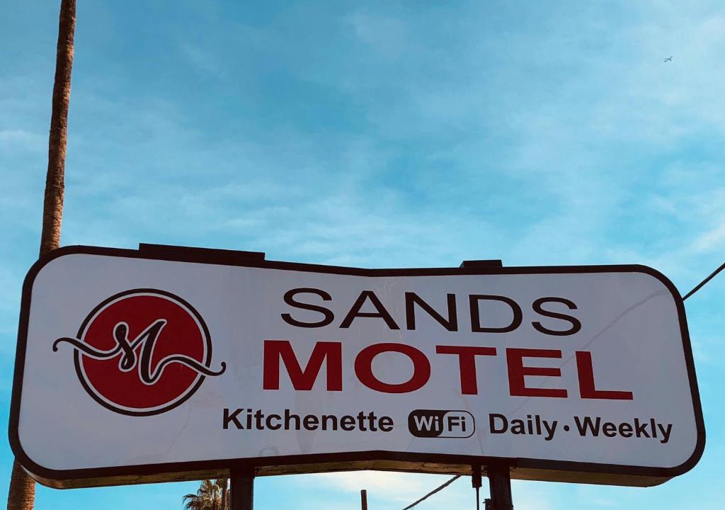 Ontario Hotel | Sands motel