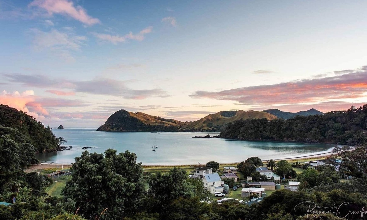 Port Charles House | Sandy Bay Kiwiana Classic