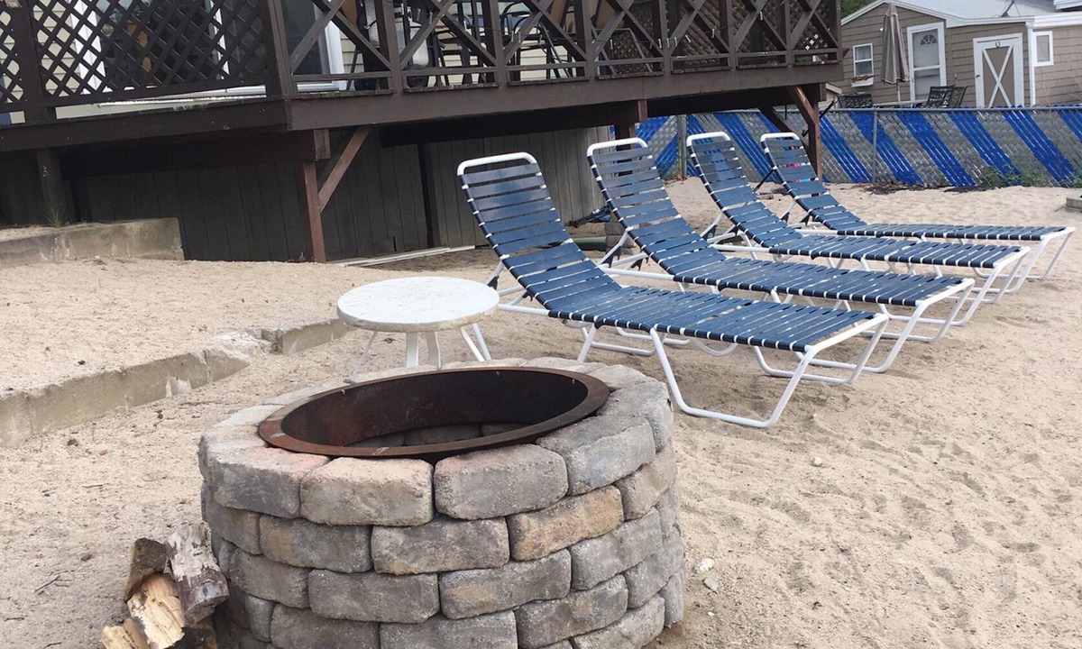 Wakefield House | Sandy Beach Oasis on Lake Ivanhoe