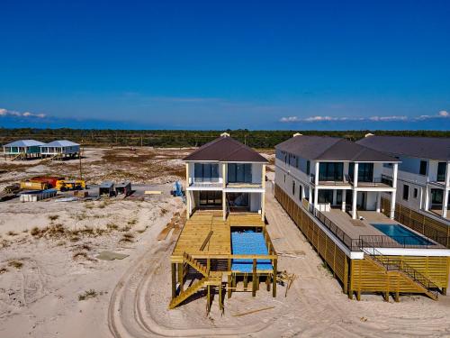 Southpointe House | Sandy Crax West ~ 8 Bedroom ~ Private Pool ~ Sleeps 26