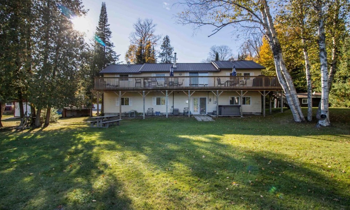 Dysart et al Cottage | Sandy Maple Cottage - Haliburton Lakefront Luxury Cottage