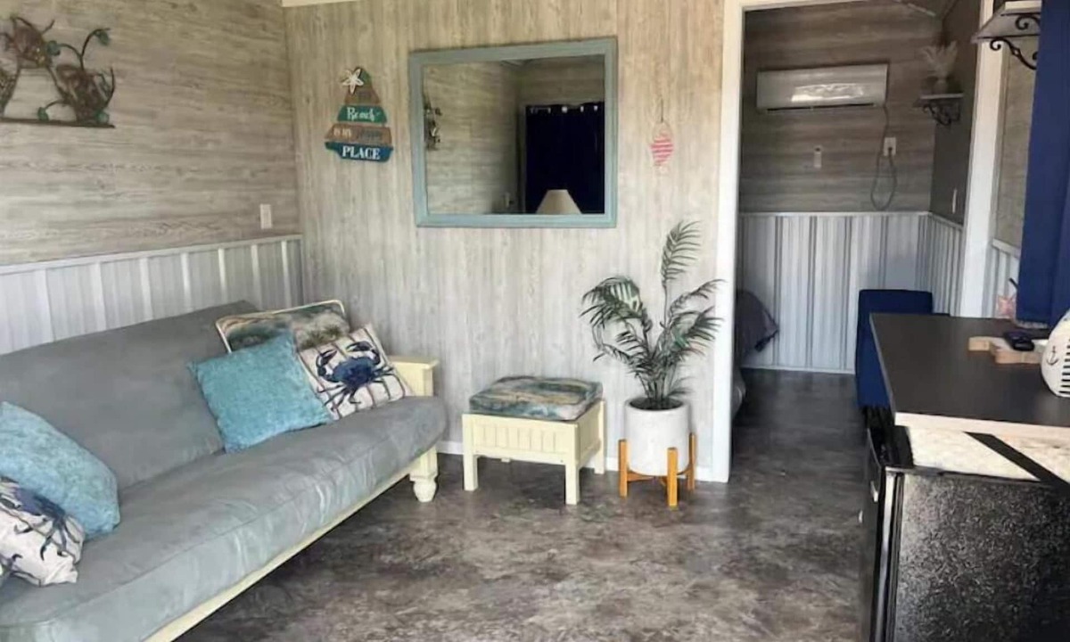 Tuscumbia Cabin | “Sandy” one of the 5 Tiny Cabins on the Osage River