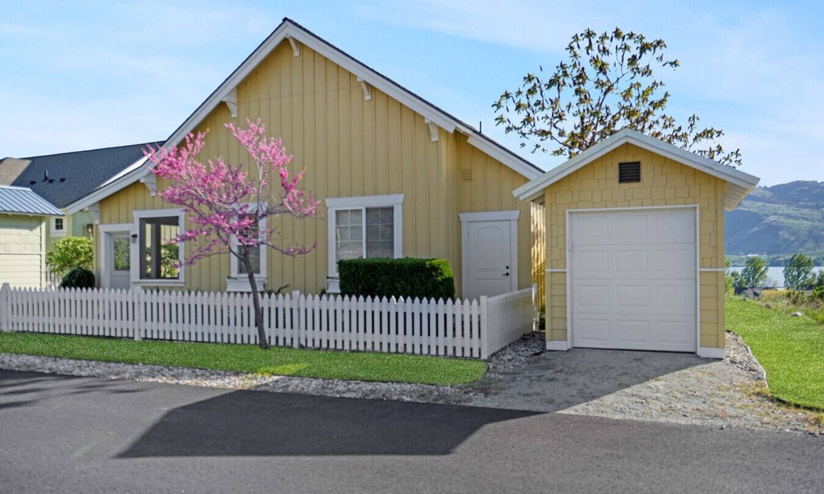 Oroville House | Sandy Overlook! - Perched above the Pool & Beach!