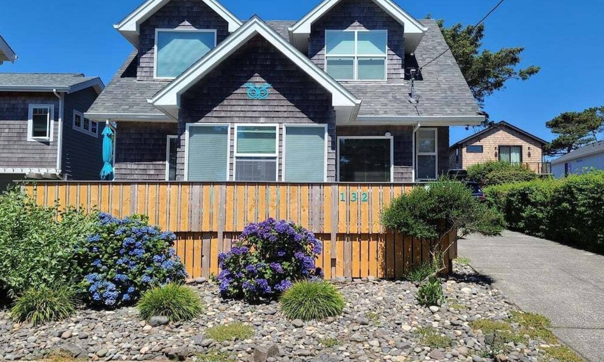 Tolovana Park House | Sandy Owl - Close Beach Access!