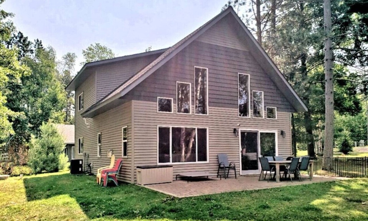 Hunter Cabin | Sandy Point on The Chippewa Flowage