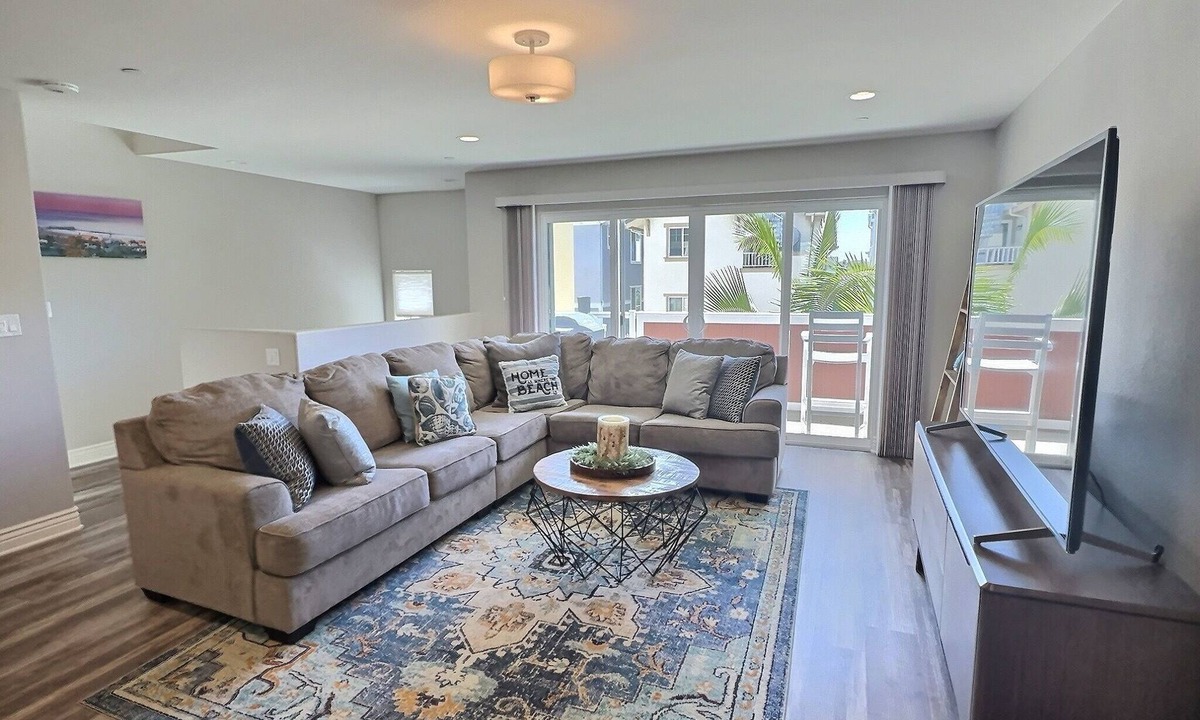 Downtown Condo | Sandy Toes Retreat steps from Ocean in Pismo Beach