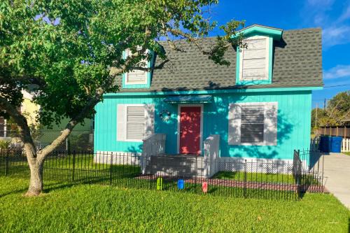 Fulton House | Sandy Toes