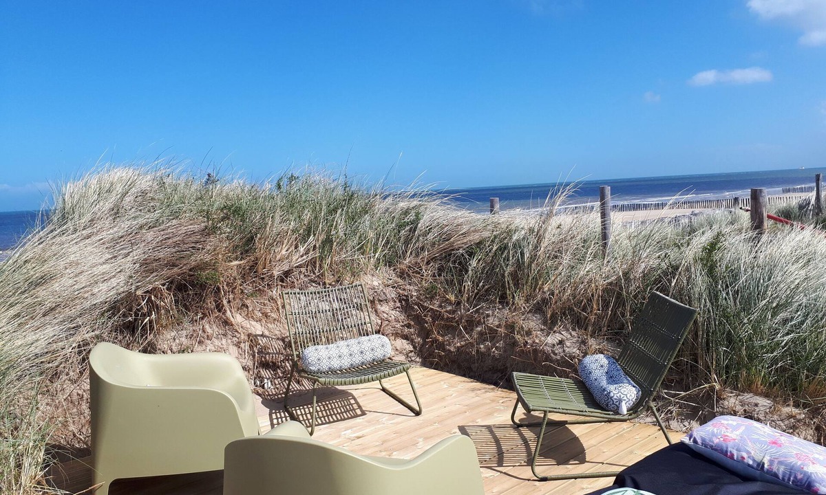 Bleriot-Plage House | Sangatte "Les pieds Dans l'eau" seafront house Côte d'Opale Cap Blanc Nez