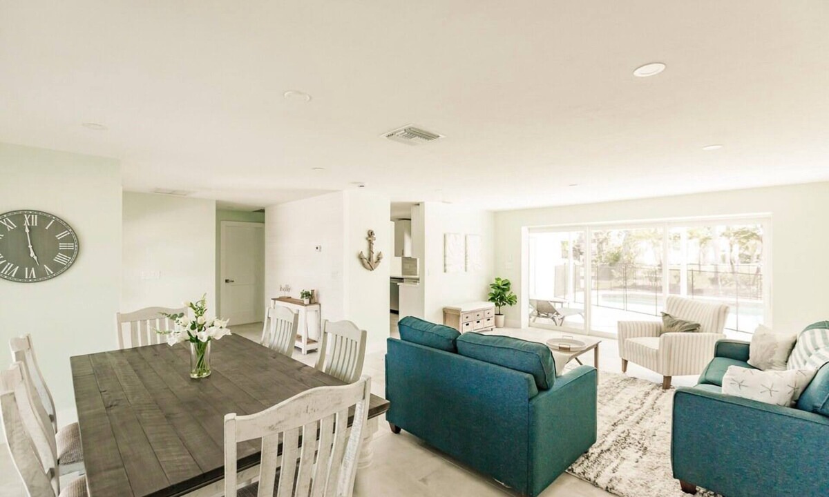 Beachview Country Club Estates House | Sanibel Island Pool Home