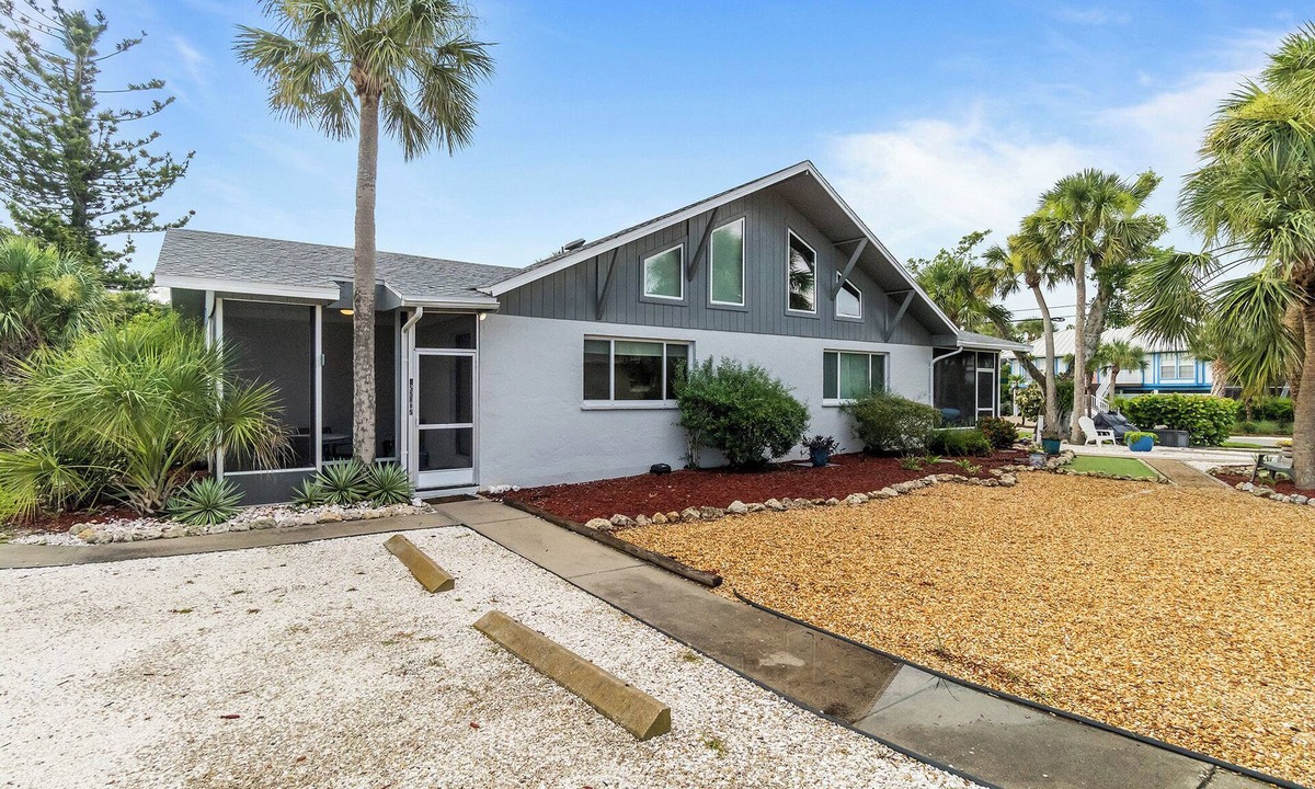 Sanibel Cottage | Sanibel Shore B2 - Newly refurbished Cottage walking distance to beach