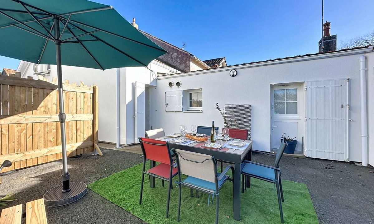 La Bernerie-en-Retz House | Sanoubott by Interhome