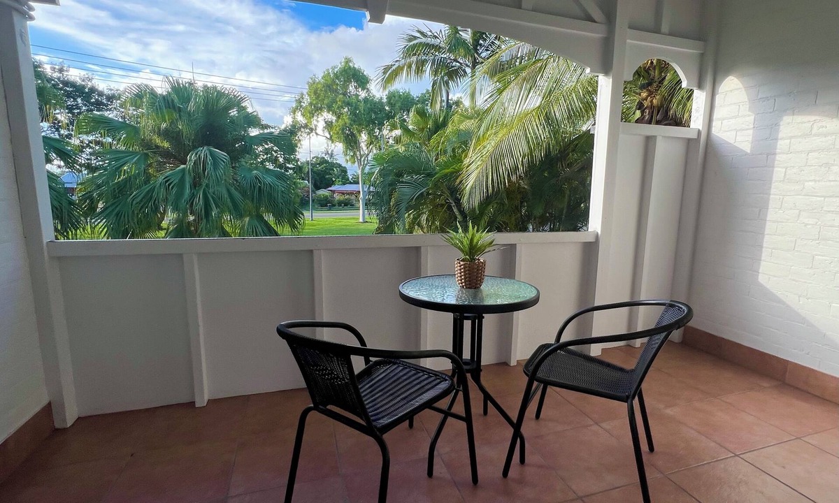 Ingham Hotel | Sans Souci Apartments