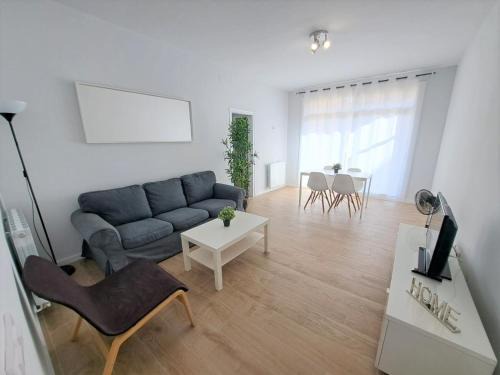 El Camp de l'Arpa del Clot Apartment | Sant Jordi Pisos - Dos de Maig