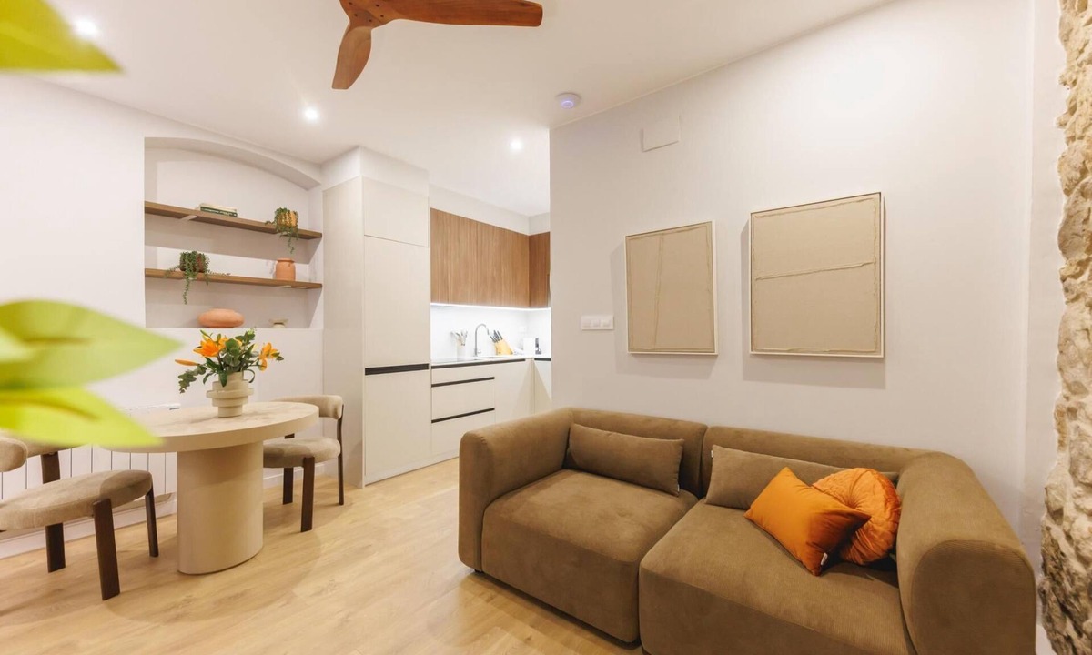 Old Town Apartment | Sant Josep - Holiday Apartment Rental in Girona | Bravissimo