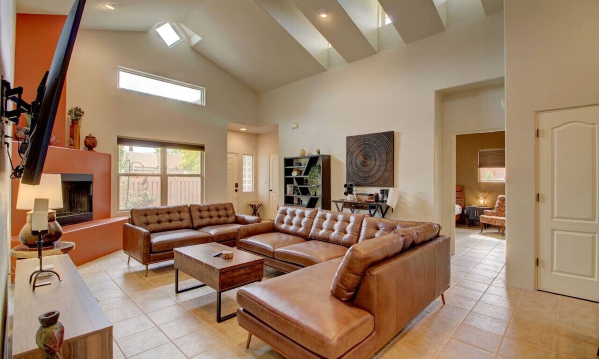 Santa Fe House | Santa Fe Home with Hot Tub & Fireplace