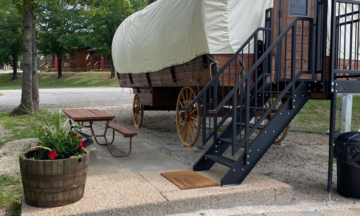 Branson Cottage | Santa Fe Trail Wagon
