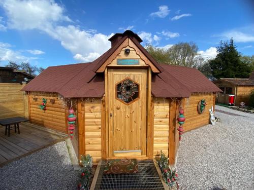 Landrethun-le-Nord Ski Chalet | Santa Kota, Christmas cottage