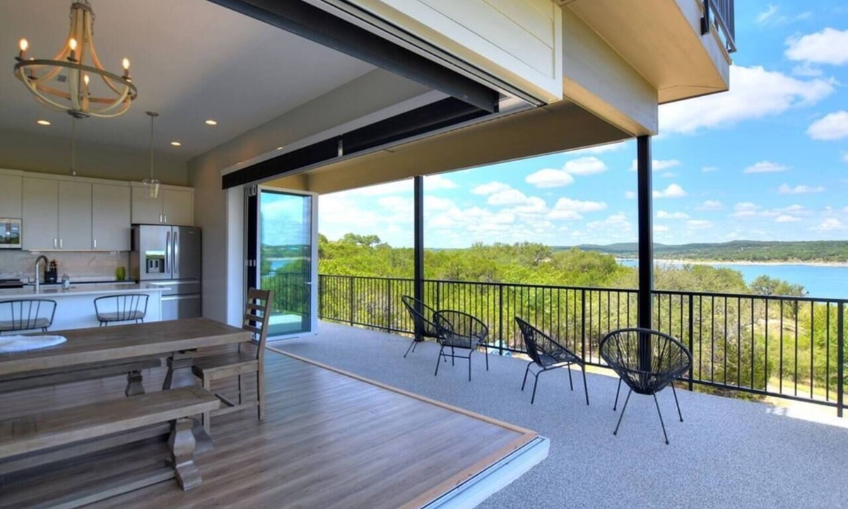 Point Venture House | Santana, Lake Travis Lakefront Paradise