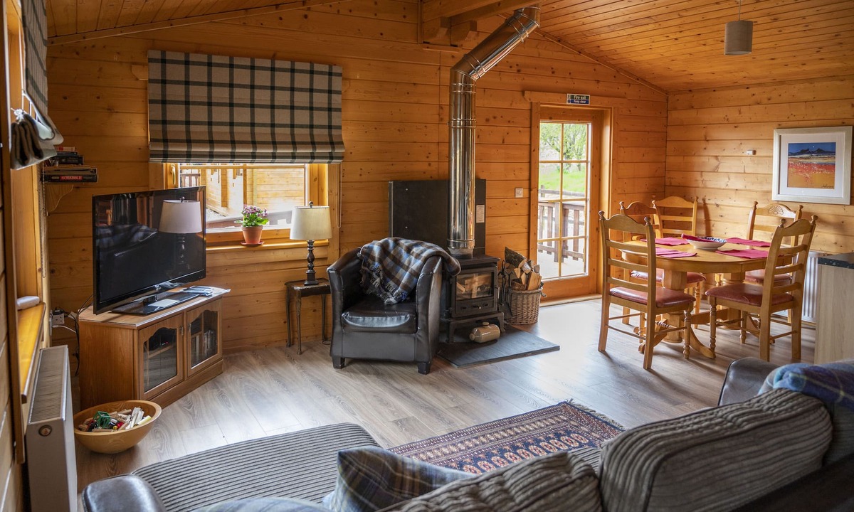 Old Deer Hotel | Saplinbrae Hotel and Lodges