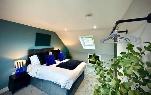 Spetchley House | Sapphire Quarters, 3BR, En Suite, Private Parking