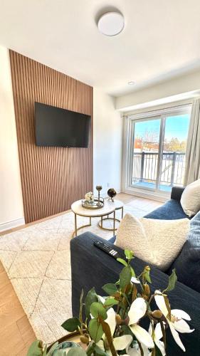Oakwood Village Apartment | Sapphire Suite Modern 1BR and Sofa Bed Apartment