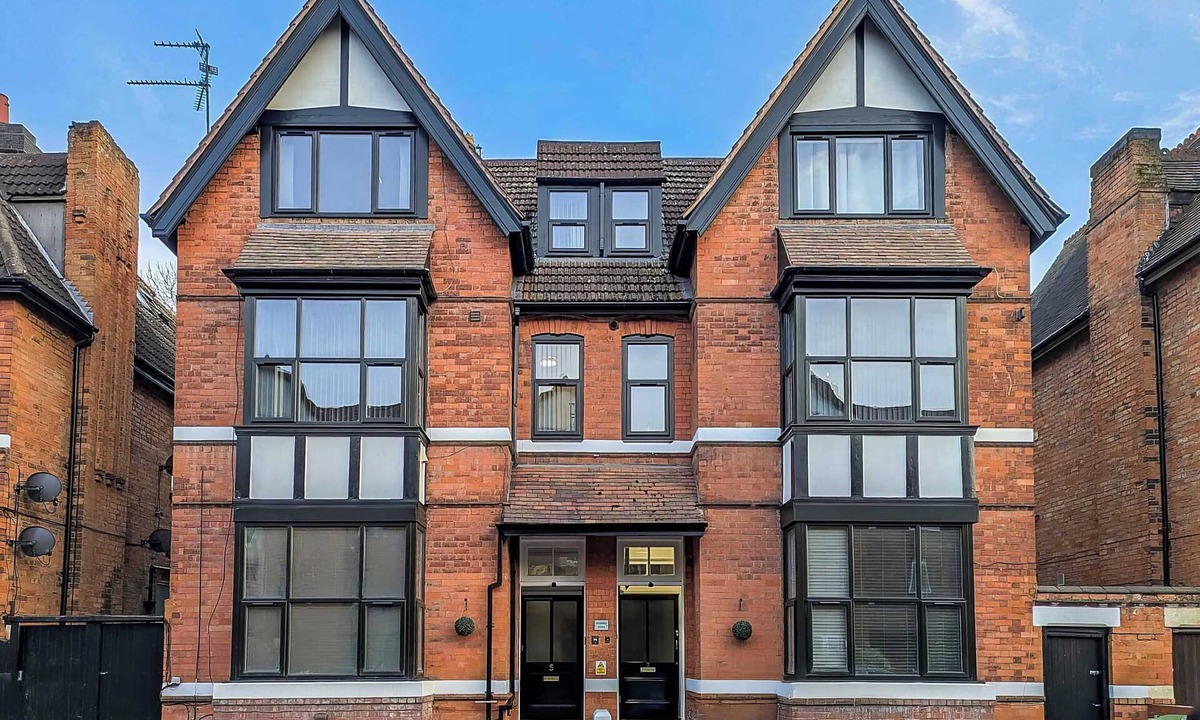 Moseley Apartment | Sapphire Suite Moseley Birmingham STAE-Homes