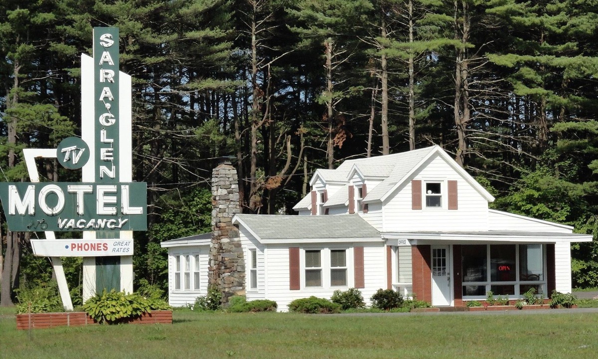 Fort Edward Hotel | Sara Glen Motel