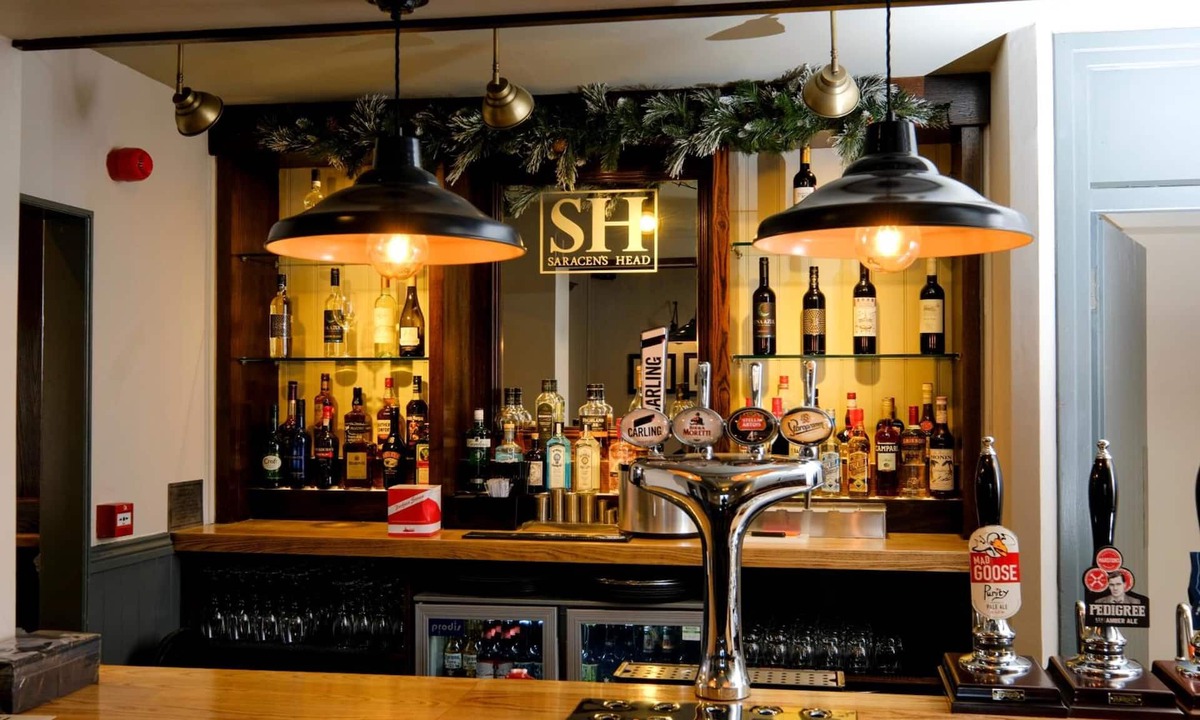 Amerton Hotel | Saracens Head
