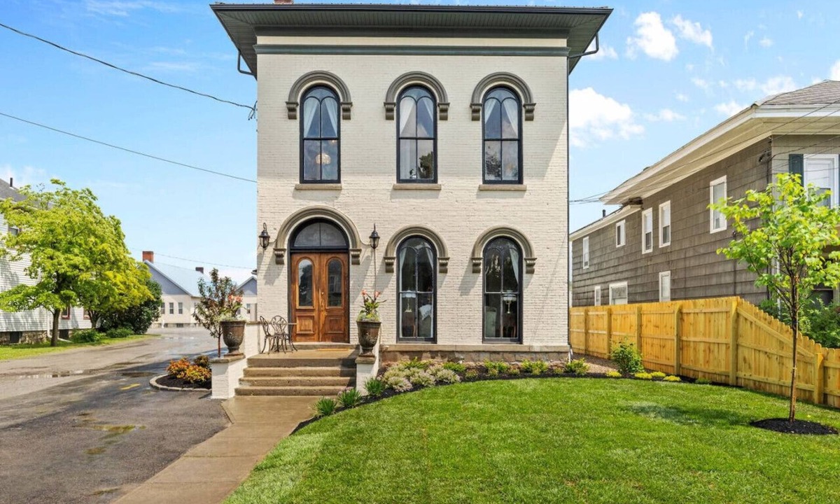 Le Roy House | Sarah’s Place