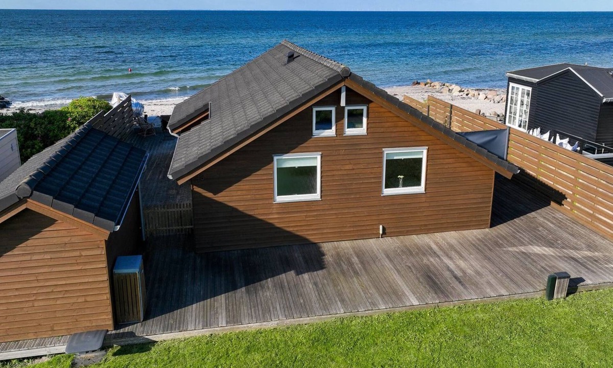 Tørresø House | "Saran" - 5m from the sea by Interhome