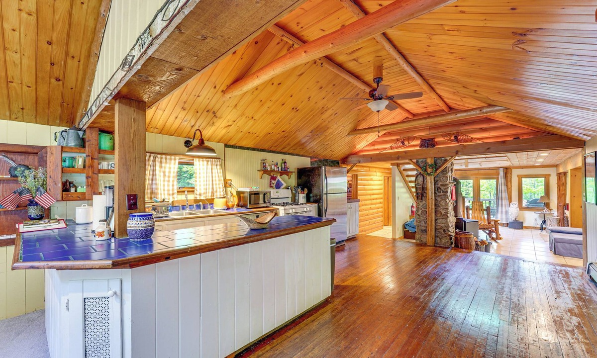 Saranac Lake Cottage | Saranac Lake Cabin w/Deck: Pets Welcome!