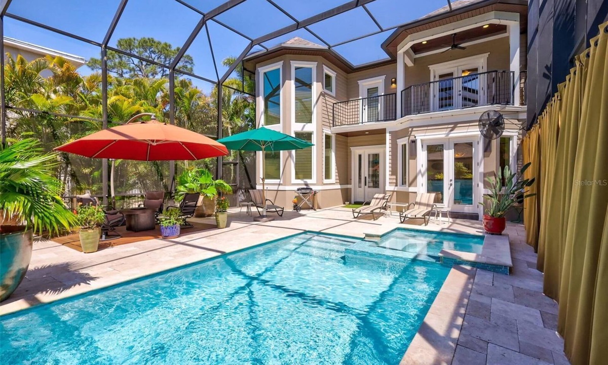 Arlington Park House | Sarasota's Luxury Oasis