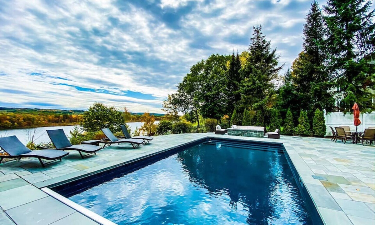 Saratoga Springs House | Saratoga Lake luxury home mins from everything