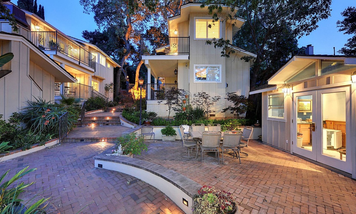 Saratoga Hotel | Saratoga Oaks Lodge