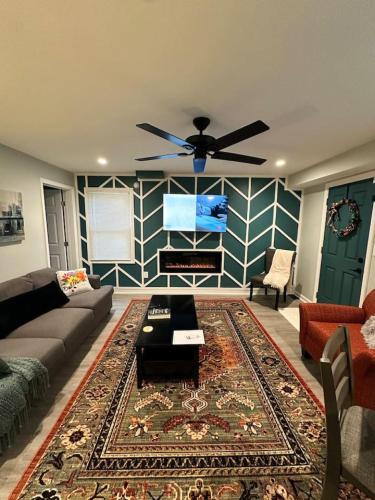 Charlotte Apartment | Sardis Forest Gem, 2BR, Fast WiFi, Free Parking