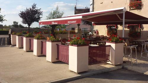 Pouillenay Hotel | Sarl Macarena